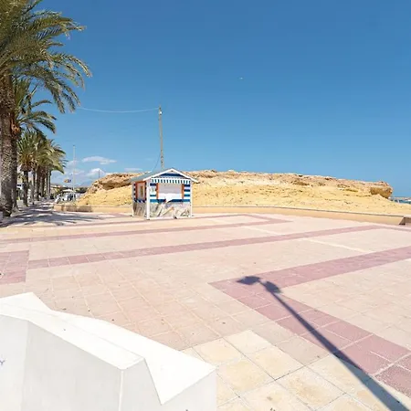 Beachside Macarena Apartment *